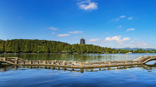 苏州 乌镇 杭州3日游 深度纯玩,专车专导,宿乌镇景区内酒店,赏西栅日夜全景,一天一座城,精选双5a园林,含西湖游船,一车到底 上海 出发 途牛